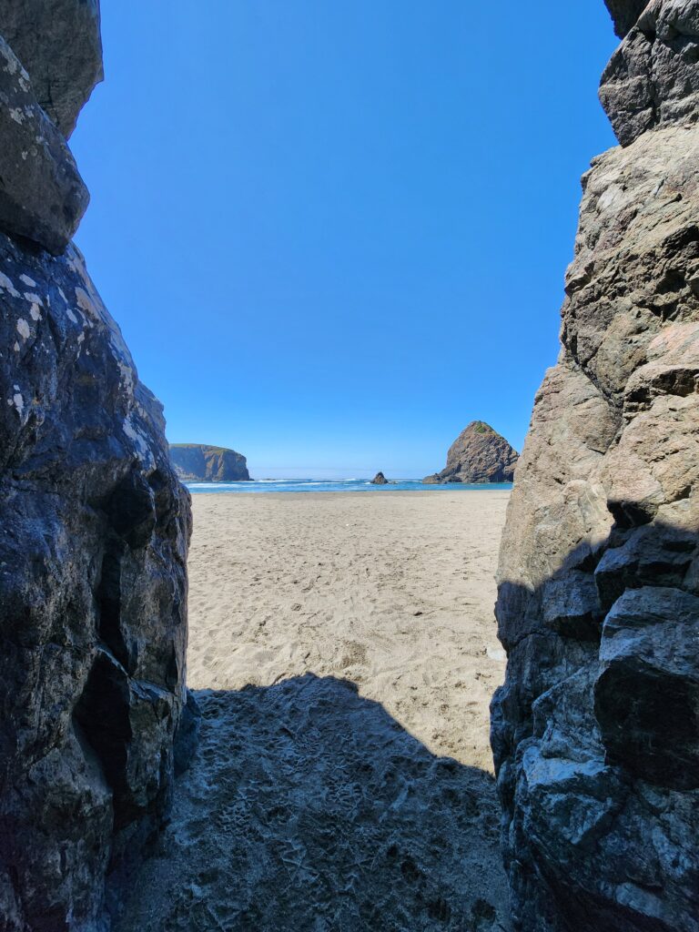 Rock formations Whales Head Beach, Samuel H. Boardman State Park, Oregon Coast