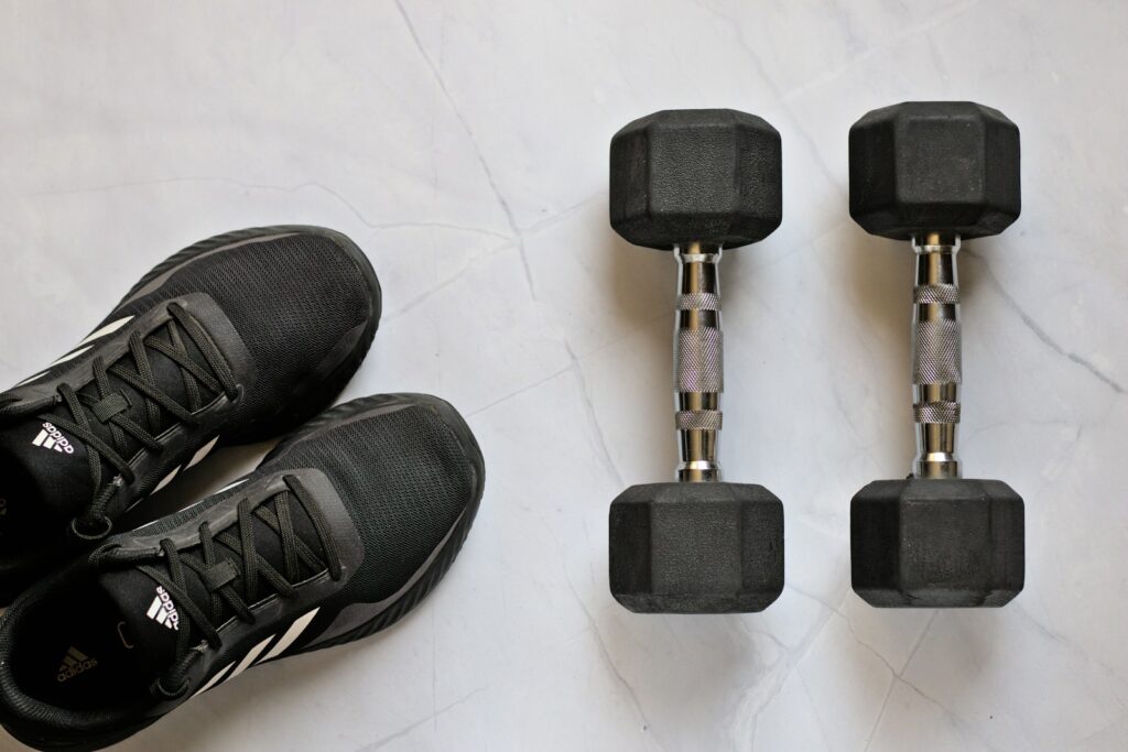 Quick 10-minute strength circuit at home including squats and planks during the busy holidays